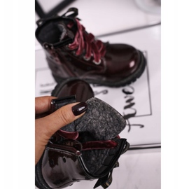 EVE Boots laquées marron Essie rouge 1