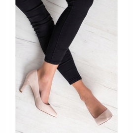 Goodin Escarpins laqués beige 1