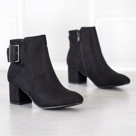 Top Shoes Bottines En Daim Avec Boucle le noir 1