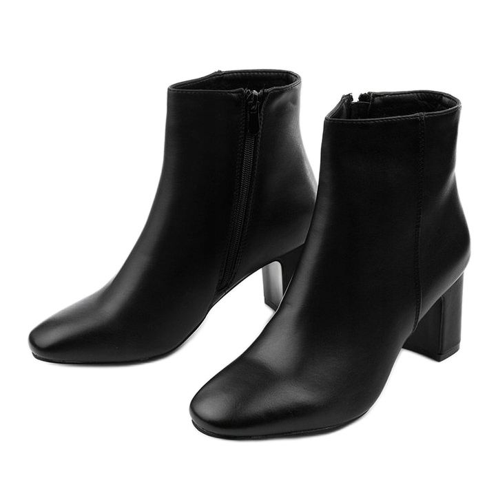Bottines en éco-cuir noir sur le poteau Nilandaley 1