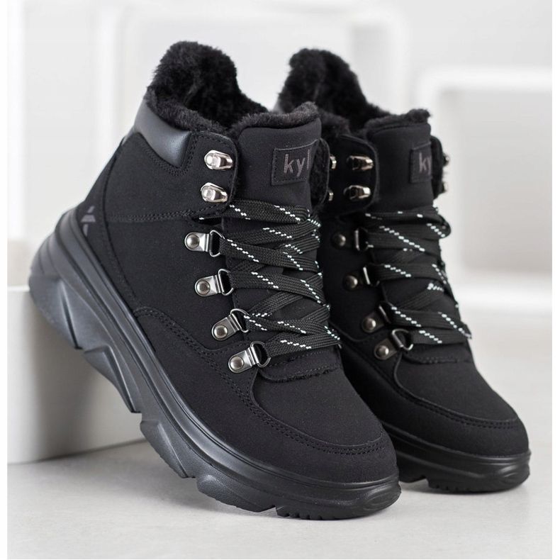 Kylie Trappeurs de lumière sur la plate-forme le noir 1