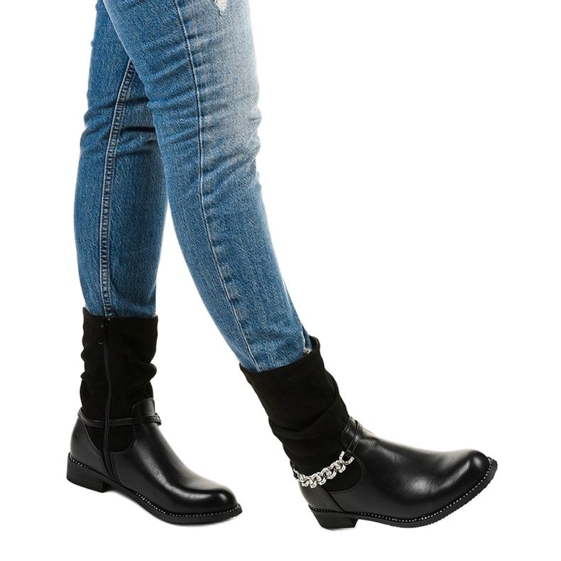 Bottes noires, plates et isolées avec une fermeture éclair Petgella le noir argent 1 Bottes noires, plates et isolées avec une fermeture éclair Petgella le noir argent 1