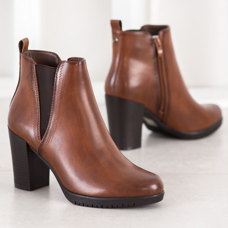 Bottes sur un bar Sergio Leone brun 1