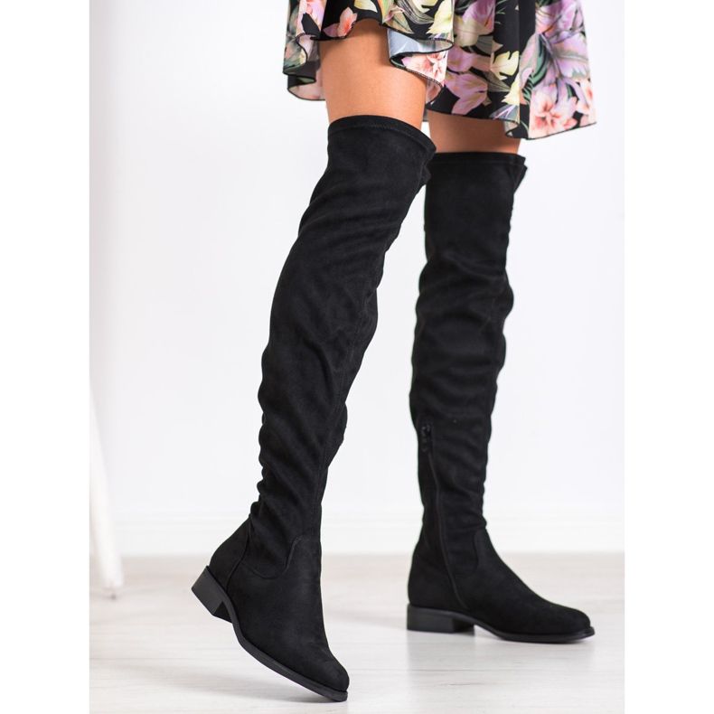Kayla Cuissardes en daim noir 1