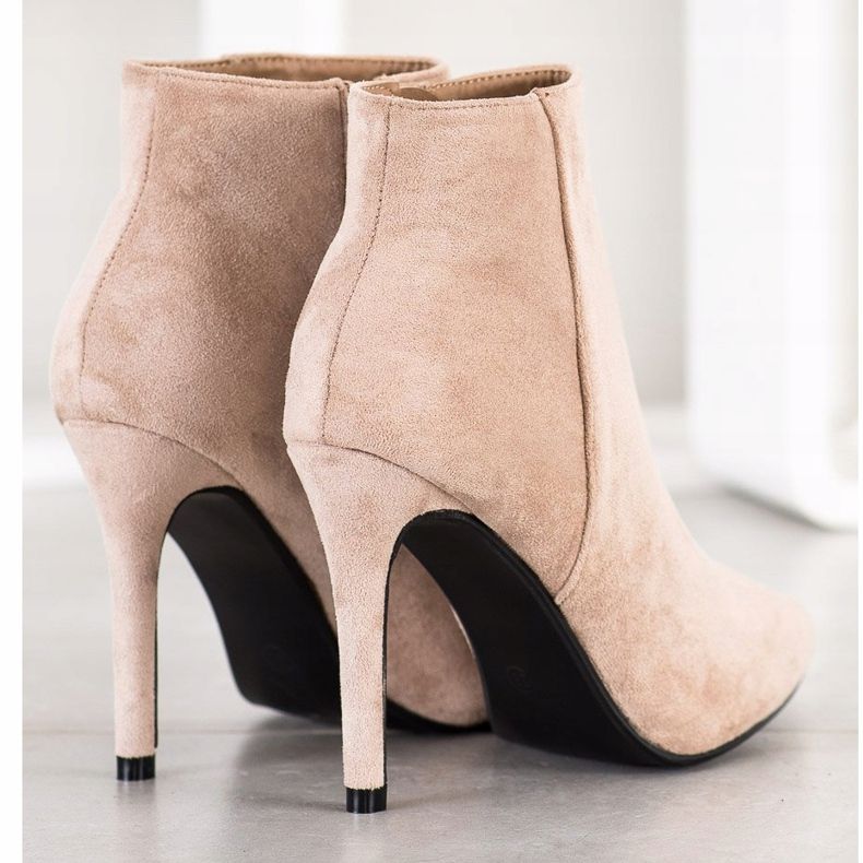 Small Swan Bottes élégantes sur un talon haut beige 1