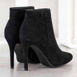 Small Swan Bottes élégantes sur un talon haut noir 2