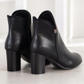 Sabatina Bottes élégantes avec une découpe le noir 2