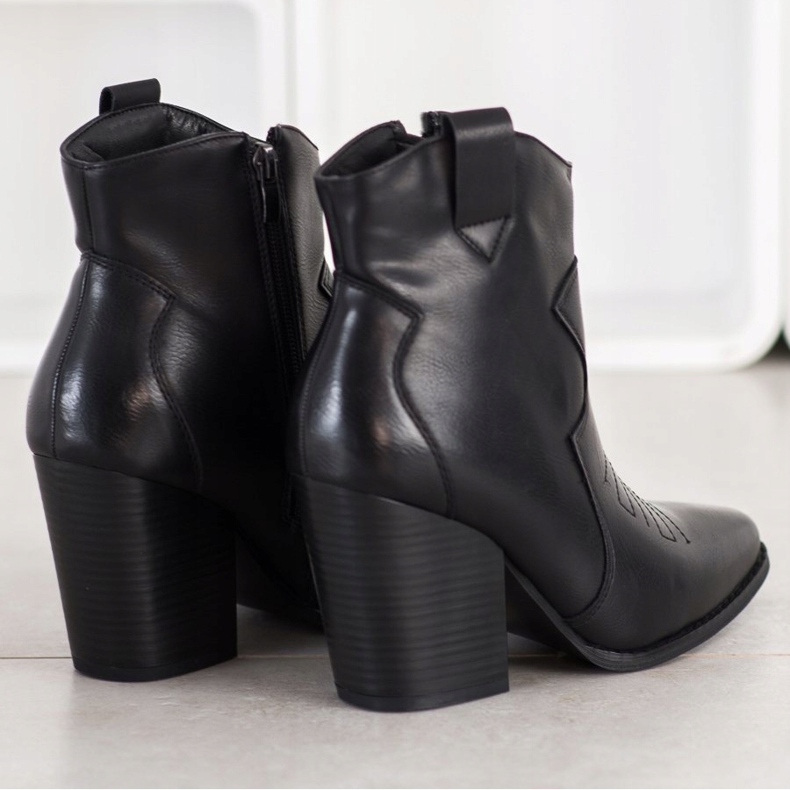 Bella Paris Cow-girls noires le noir 1 Bella Paris Cow-girls noires le noir 1