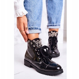 MSMG Bottines chaudes femme avec perles métallisées et ruban, laquées Perla noir 2