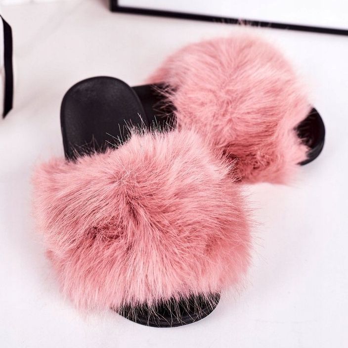 Pantoufles en fourrure rose Fashionista pour enfants 1