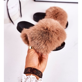 Chaussons Enfant Avec Fourrure Marron Clair Fashionista brun 2 Chaussons Enfant Avec Fourrure Marron Clair Fashionista brun 2