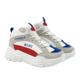 Baskets blanches, baskets en denim isolées multicolore 3