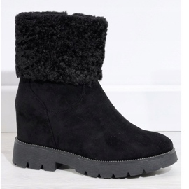 Bottines isolées en daim noir de Bodri le noir 1