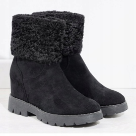 Bottines isolées en daim noir de Bodri le noir 2