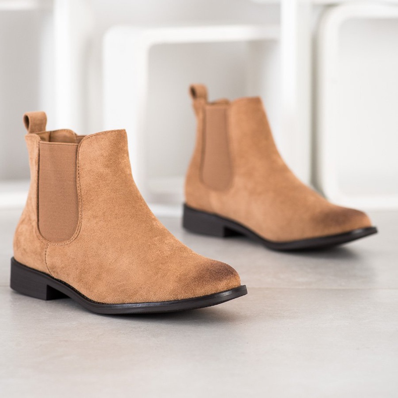 Ideal Shoes Bottines Chelsea en daim beige 1
