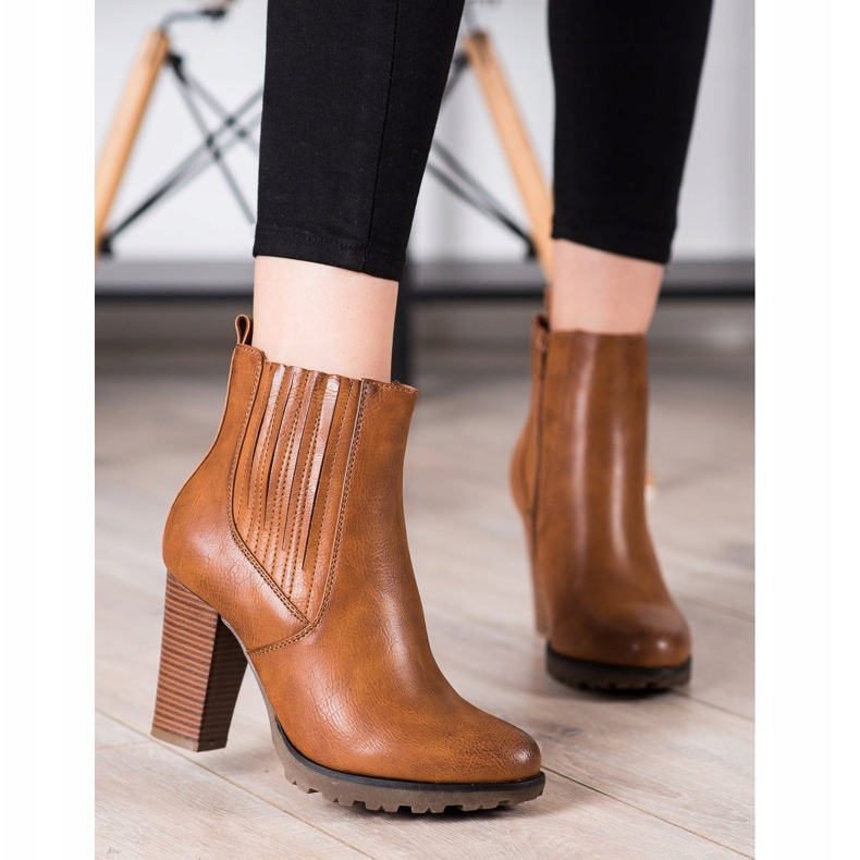 Super Mode Bottines brunes sur un poteau 2