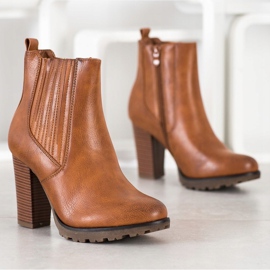 Super Mode Bottines brunes sur un poteau 4