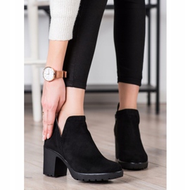 Bella Paris Bottines En Daim Avec Une Coupe le noir 1