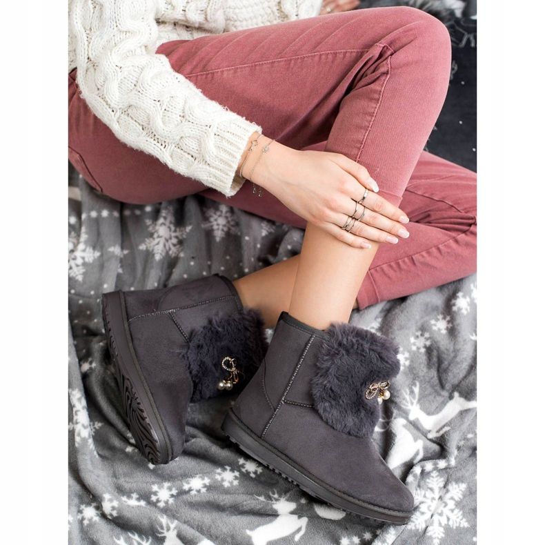 Queentina Mukluki chaud avec ornement gris 2 Queentina Mukluki chaud avec ornement gris 2