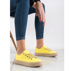 Kylie Baskets sur une plate-forme de paille jaune 4