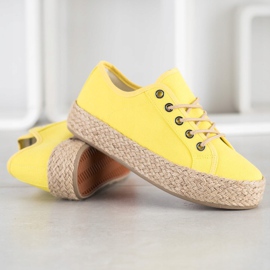 Kylie Baskets sur une plate-forme de paille jaune 2
