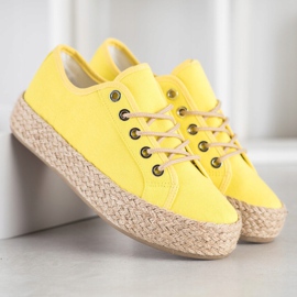 Kylie Baskets sur une plate-forme de paille jaune 3