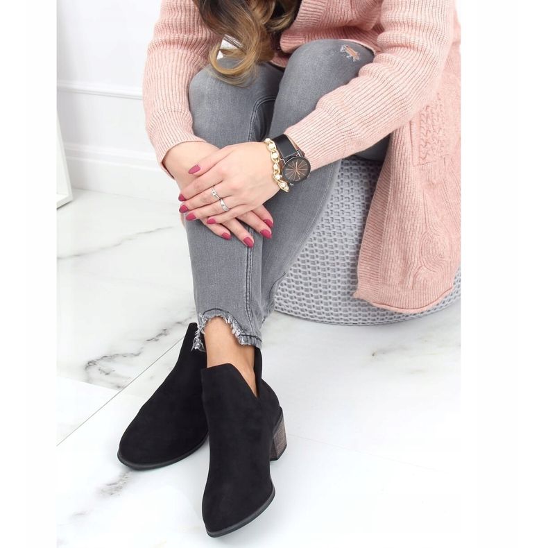 Bottes noires avec une découpe noire CM-8M4-1 Noir 1