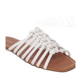 Vices Etaux 3353-71-blanc blanche 1 Vices Etaux 3353-71-blanc blanche 1