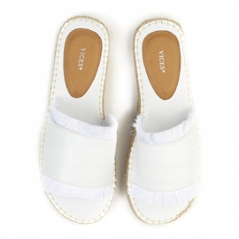 Vices Etaux 8426-41 Blanc 36 41 blanche 1