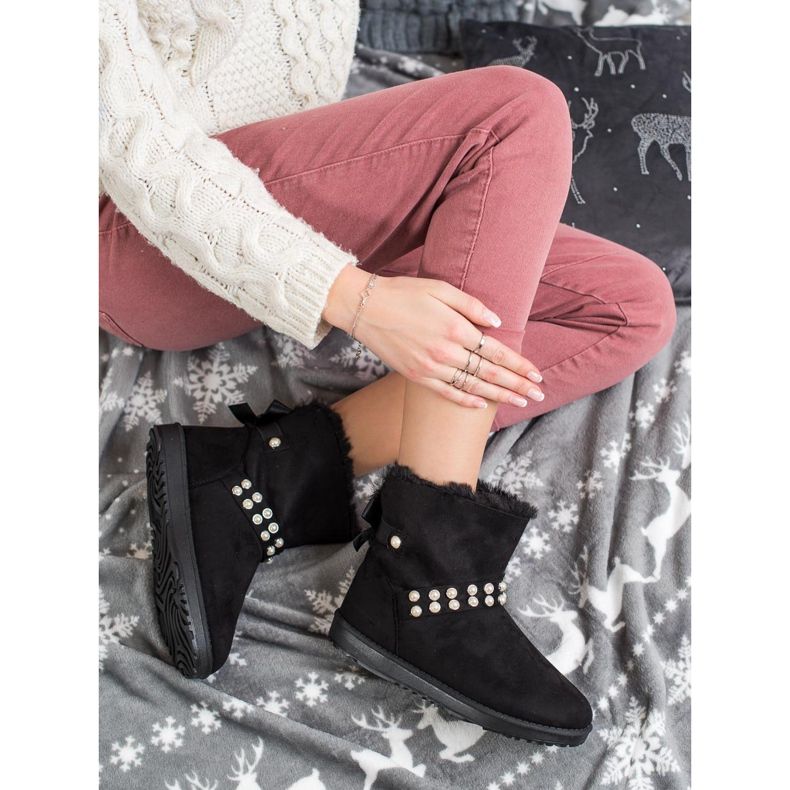 Queentina Mukluki noir avec perles 2