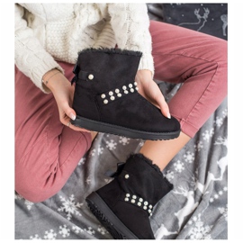 Queentina Mukluki noir avec perles 1