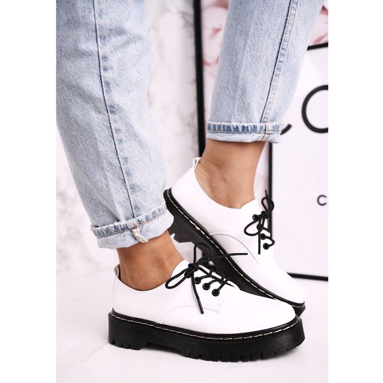 Chaussures Oxford classiques pour femmes sur la plate-forme blanche S.Barski HX62 le noir 2 Chaussures Oxford classiques pour femmes sur la plate-forme blanche S.Barski HX62 le noir 2