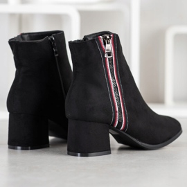 M.Daszyński Bottes en daim avec une fermeture éclair décorative le noir 2
