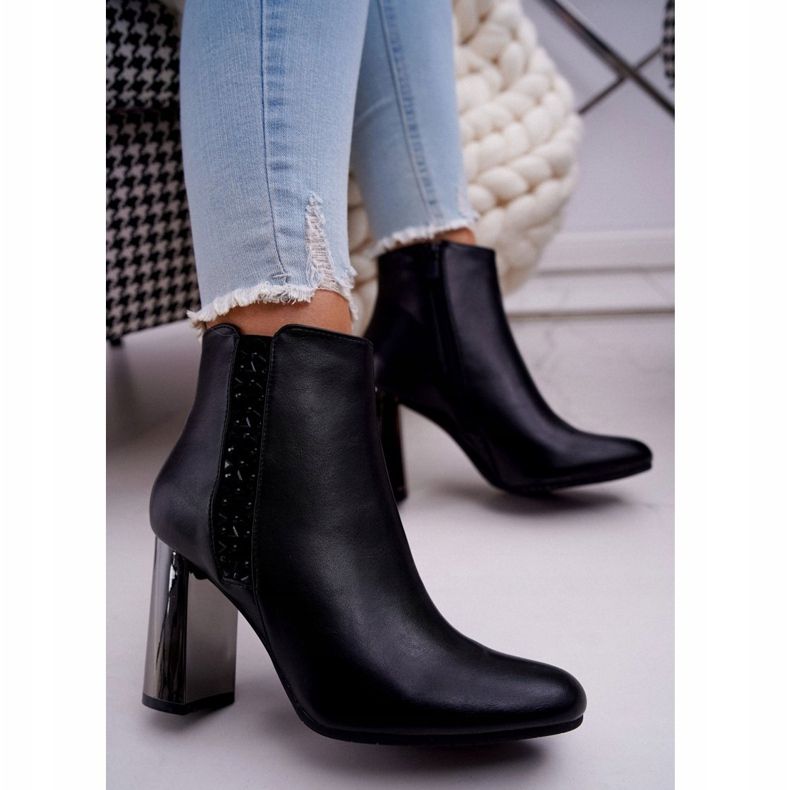 Bottes pour femmes sur un poteau argenté noir Peve 2