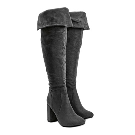 Bottes isolées grises avec une tige infrarouge douce 1