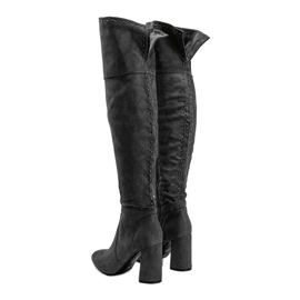 Bottes isolées grises avec une tige infrarouge douce 3
