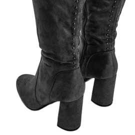 Bottes isolées grises avec une tige infrarouge douce 4