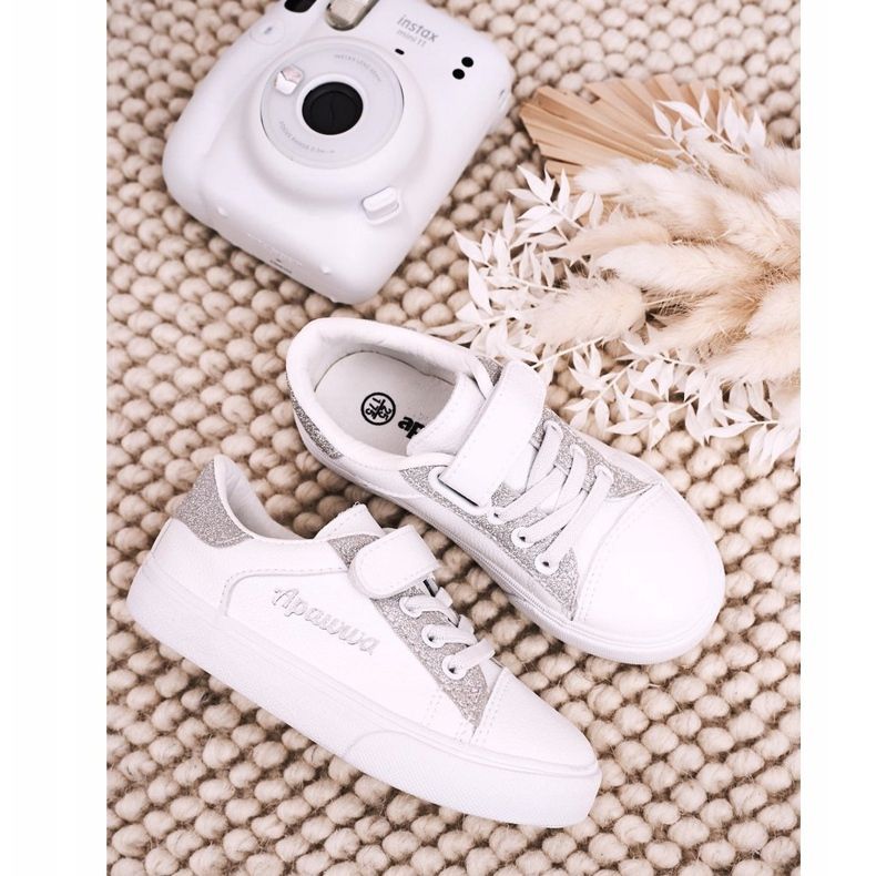 Apawwa Sneakers pour enfants avec brocart blanc et argent Camila 1