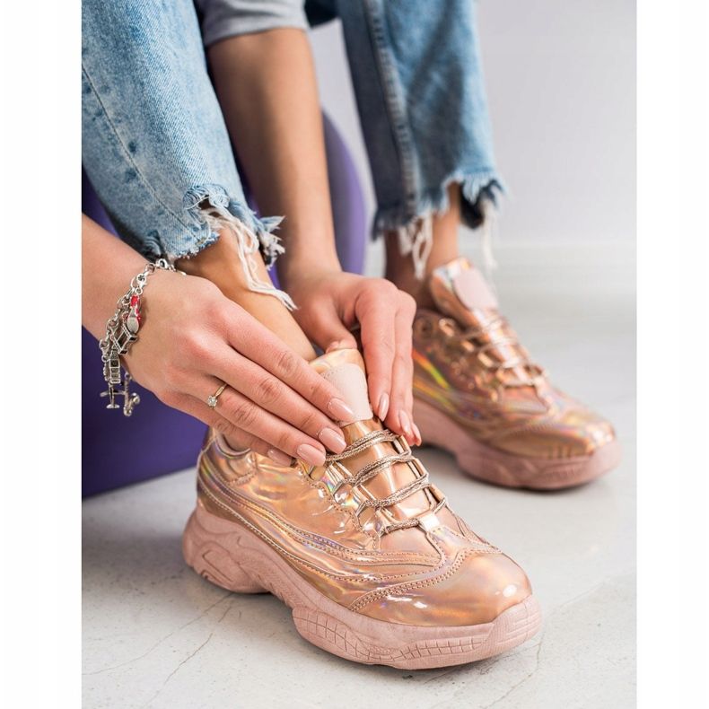 Ideal Shoes Baskets à effet holo rose 2