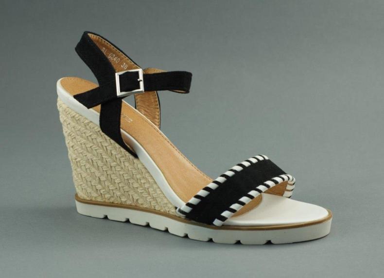 Marqullz Sandales compensées 6240 tressées noires 1
