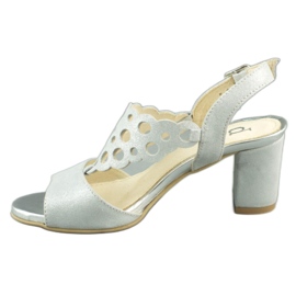 Dolce Pietro Sandales en daim pour femmes sur le poteau 2083 en blanc et argent blanche multicolore 1
