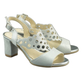 Dolce Pietro Sandales en daim pour femmes sur le poteau 2083 en blanc et argent blanche multicolore 2