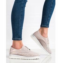 Kylie Richelieus En Cuir Sur La Plateforme beige 2 Kylie Richelieus En Cuir Sur La Plateforme beige 2