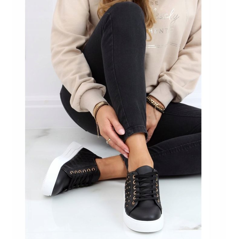 Baskets femme noires à clous LA124P Noir 1