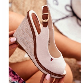 PS1 Tommy beige sandales sur un talon compensé tressé 1 PS1 Tommy beige sandales sur un talon compensé tressé 1