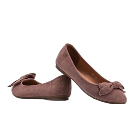 Les ballerines roses en daim d'Ellie 3