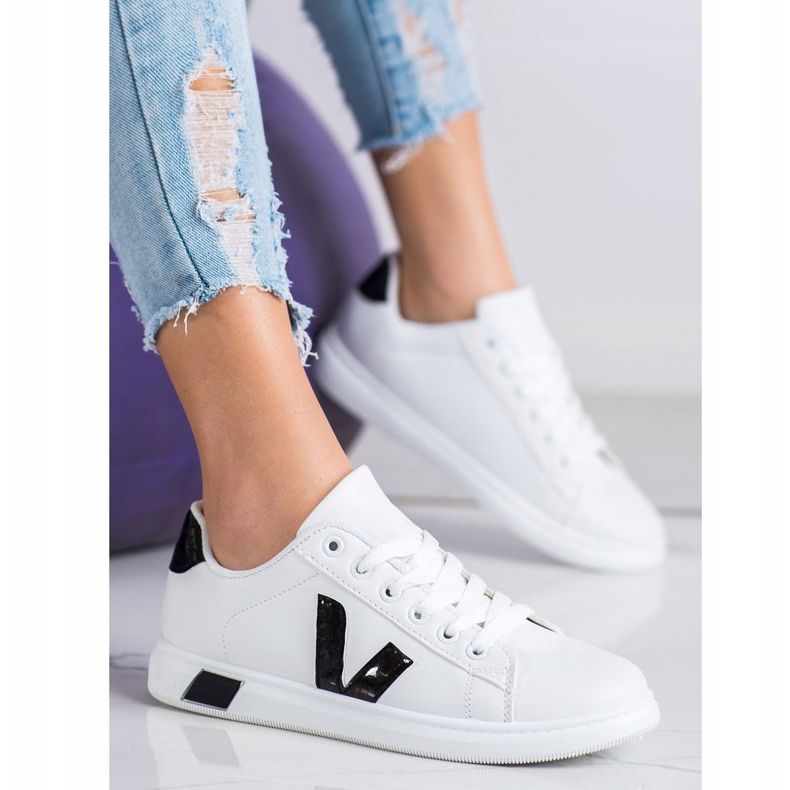 SHELOVET Chaussures de sport de printemps blanche 2 SHELOVET Chaussures de sport de printemps blanche 2