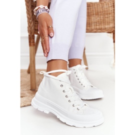 FB2 Baskets Hautes Femme Trissy Blanches Sur Une Grande Semelle 2