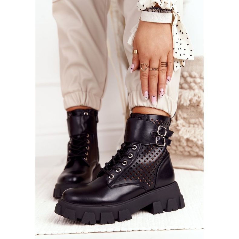 FB2 Travailleurs de bottes ajourées sur la plate-forme noire soufflée 1