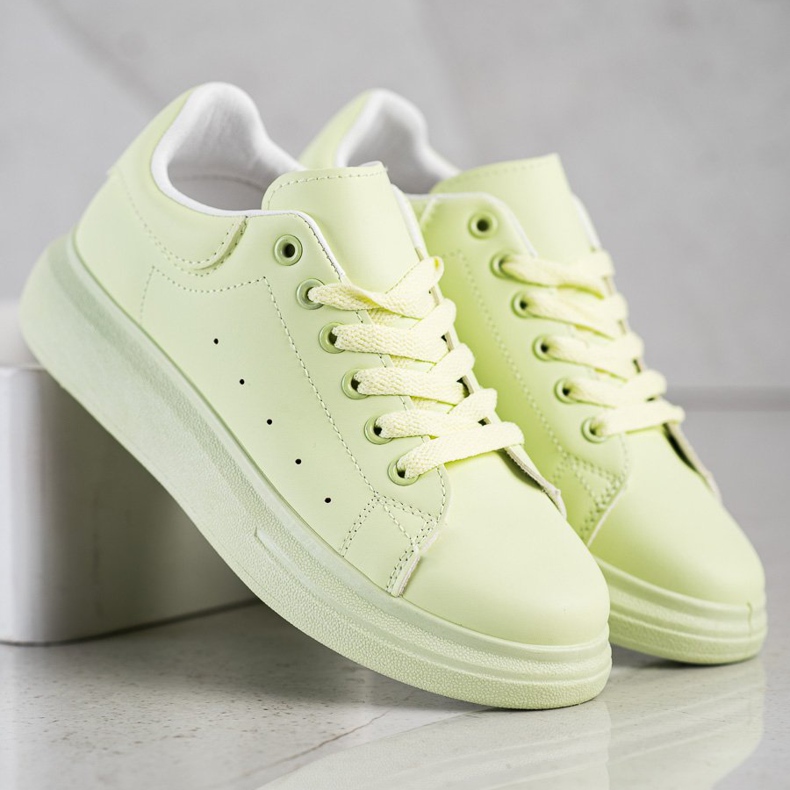 SHELOVET Baskets vertes sur la plate-forme 1